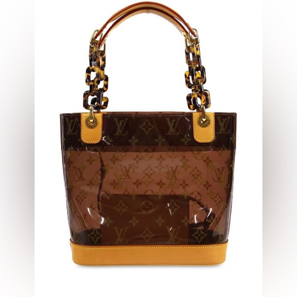 Escaping July’s Closet 🚪✨ - Picture 3 of 3